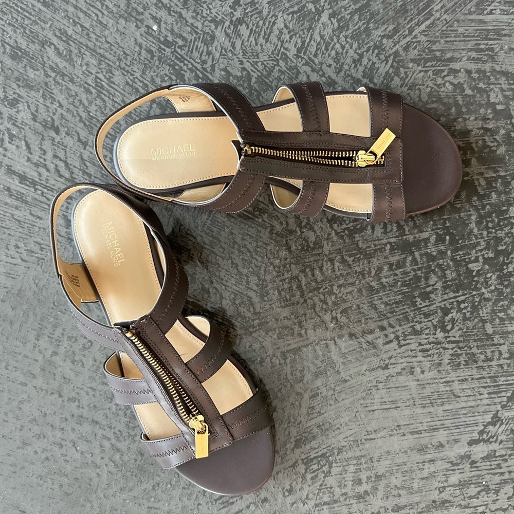 Michael Michael Kors Berkeley Zip Front Flat Sandals in Java dark brown, Size 9